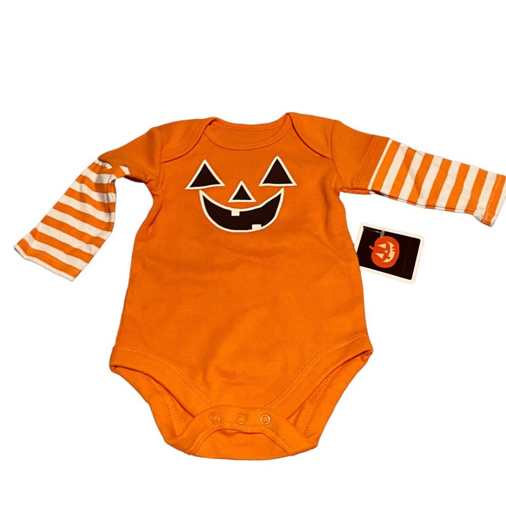 HALLOWEEN - 3-6m NWT PUMPKIN SMILEY FACE one piece sleeper Glow in dark costume